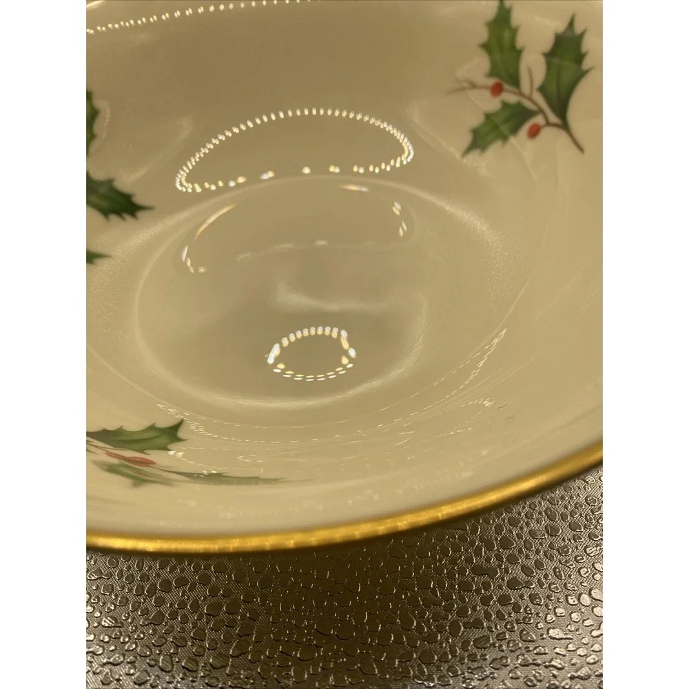 Lenox China Holiday Pattern 9.5" Serving Bowl Inside Berries/Leaves/Gold Trim /r - Picture 4 of 6